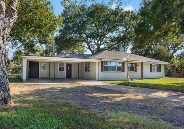 4th image of 1906 Gun And Rod Rd, Brenham, TX 77833 | MLS# 5716004