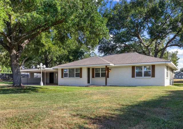 5th image of 1906 Gun And Rod Rd, Brenham, TX 77833 | MLS# 5716004