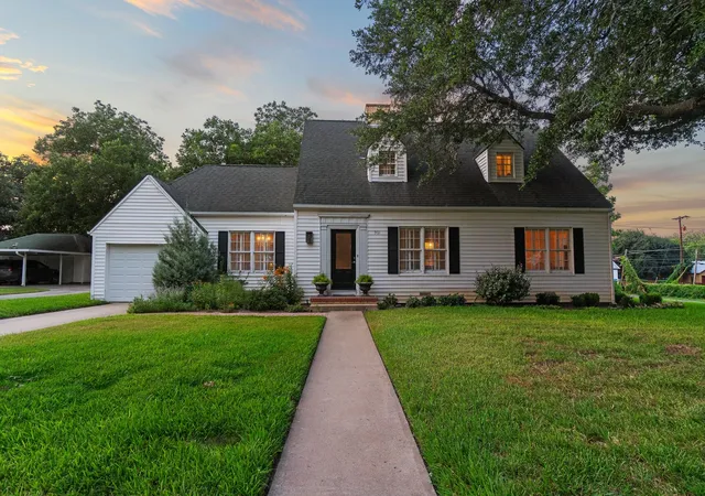 1st image of 901 Anderson St, Schulenburg, TX 78956 | MLS# 4696827