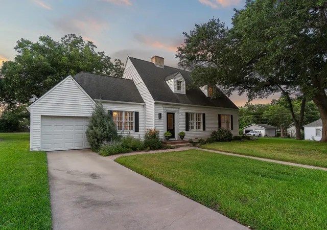 2nd image of 901 Anderson St, Schulenburg, TX 78956 | MLS# 4696827
