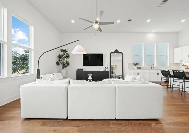 3rd image of 6109 Sendero Hills Pkwy, Austin, TX 78724 | MLS# 3256335