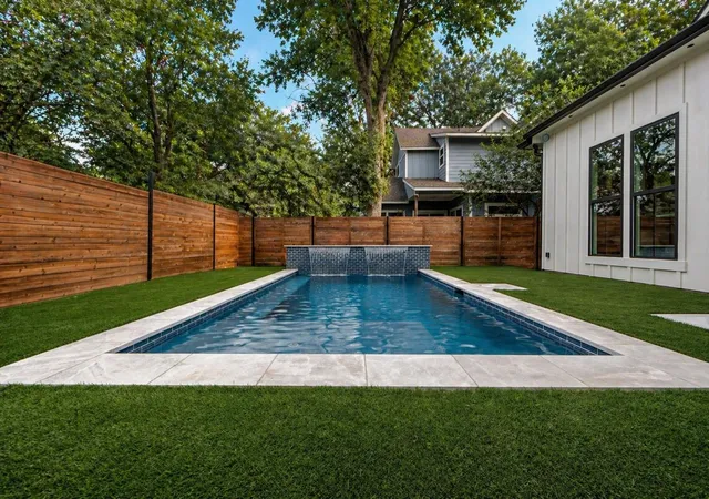 1st image of 3100 Garwood St, Austin, TX 78702 | MLS# 8425469