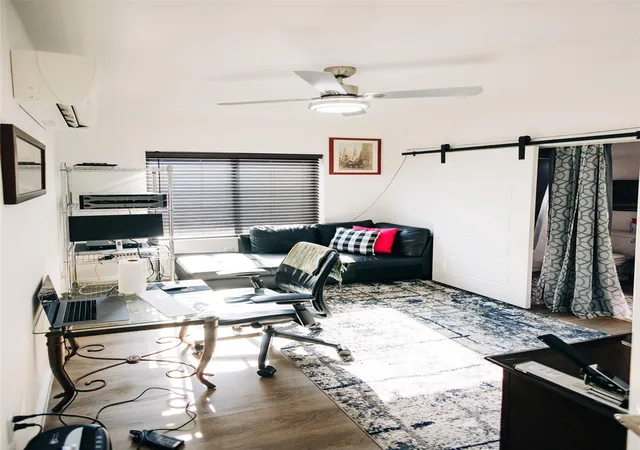 Listing Photo 4 - Condo for sale in building located at 12500 Lamppost Ln, Austin, TX 78727 - Unit #17