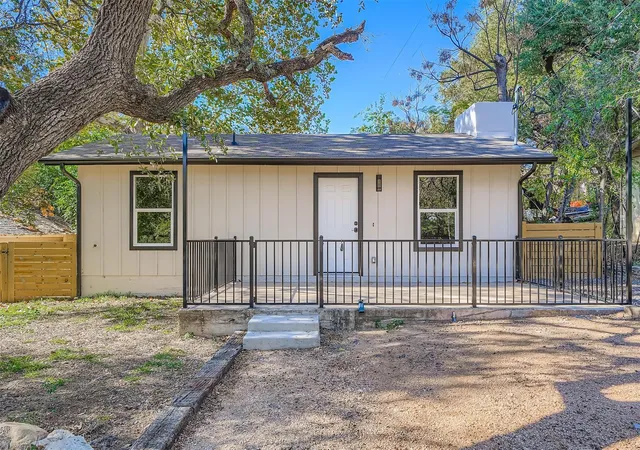 1st image of 10710 Crestview Dr, Jonestown, TX 78645 | MLS# 6386677