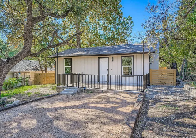 2nd image of 10710 Crestview Dr, Jonestown, TX 78645 | MLS# 6386677
