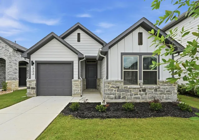 3rd image of 332 Bendecido Loop, Elgin, TX 78621 | MLS# 5357124