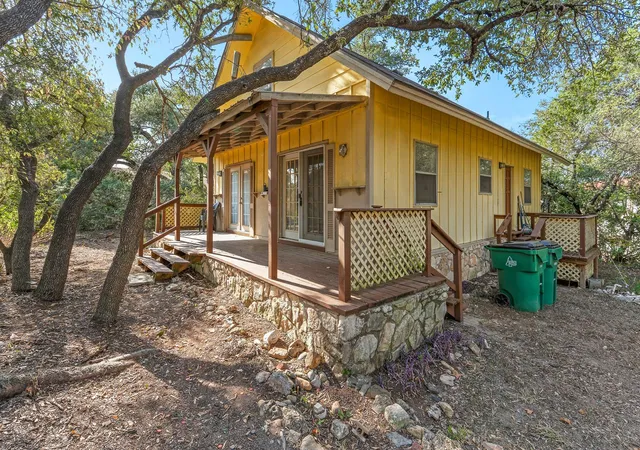 Single family home for sale at 15403 Gebron Dr, Lakeway, TX 78734 | MLS# 9483442