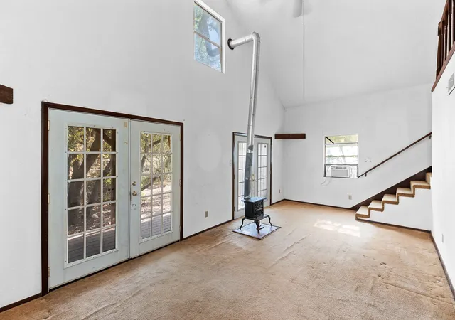 Photo 2 of Single family home for sale at 15403 Gebron Dr, Lakeway, TX 78734 | MLS# 9483442 | Listing updated on 2026-10-05