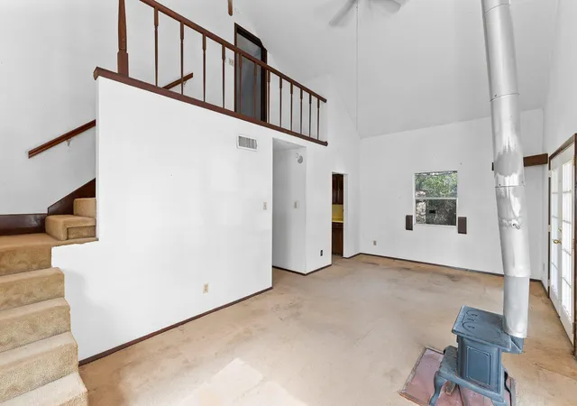 Photo 4 of Single family home for sale at 15403 Gebron Dr, Lakeway, TX 78734 | MLS# 9483442 | Listing updated on 2026-10-05