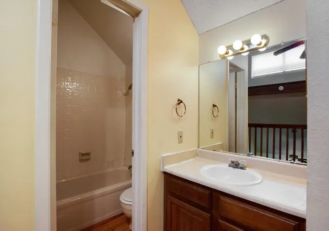 2nd image of 708 Graham Pl, Austin, TX 78705
