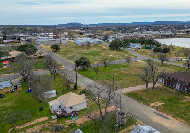 28th image of 305 W Tarrant St, Llano, TX 78643 | MLS# 3692197
