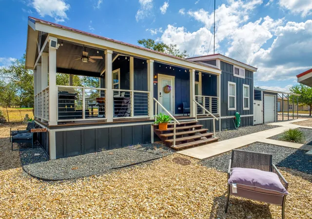 1st image of 4113 Hermosa Dr, Kingsland, TX 78639 | MLS# 6659626