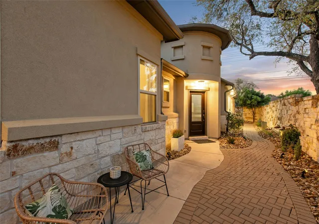 Listing Photo 3 - Condo for sale in building located at 549 Clubhouse Dr, Georgetown, TX 78628 - Unit #G