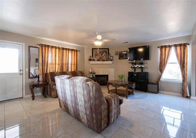 4th image of 127 Meadow Way, Cedar Creek, TX 78612 | MLS# 8934392