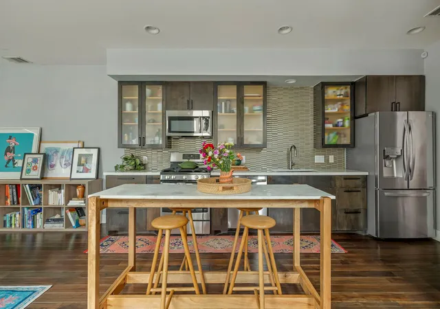2nd image of 2812 Oak Springs Dr #2, Austin, TX 78702 | MLS# 1118002