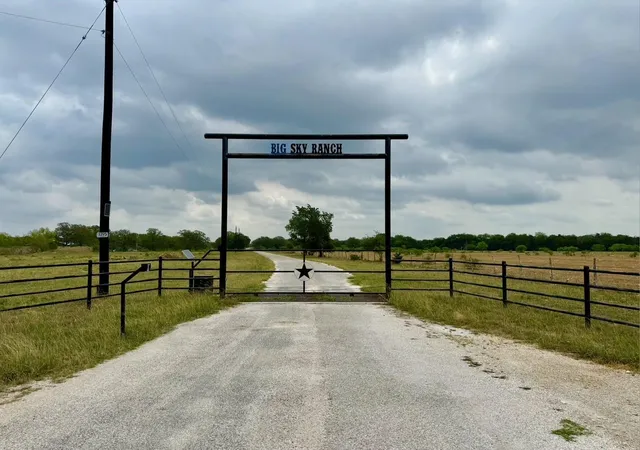 4th image of 3 Big Sky Ranch Rd, Smithville, TX 78957 | MLS# 8732439