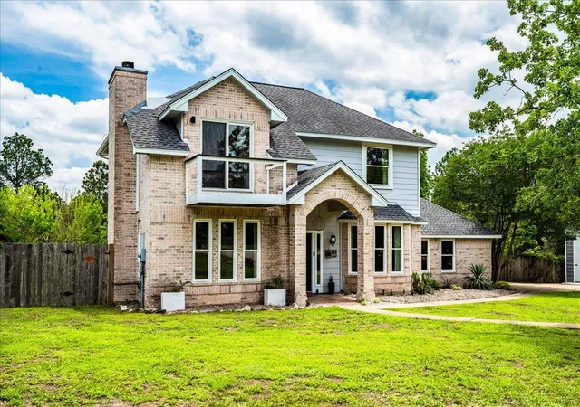 1st image of 171 N Pin Oak Xing, Elgin, TX 78621 | MLS# 1780572