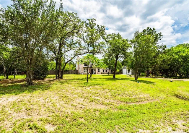4th image of 171 N Pin Oak Xing, Elgin, TX 78621 | MLS# 1780572