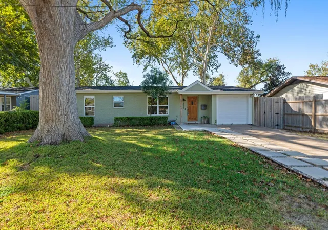 3rd image of 2205 N Plains Ave, Austin, TX 78757 | MLS# 9440122