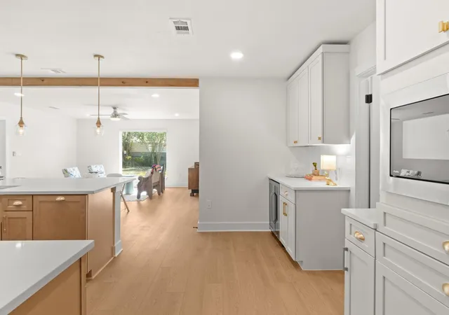 4th image of 2205 N Plains Ave, Austin, TX 78757 | MLS# 9440122