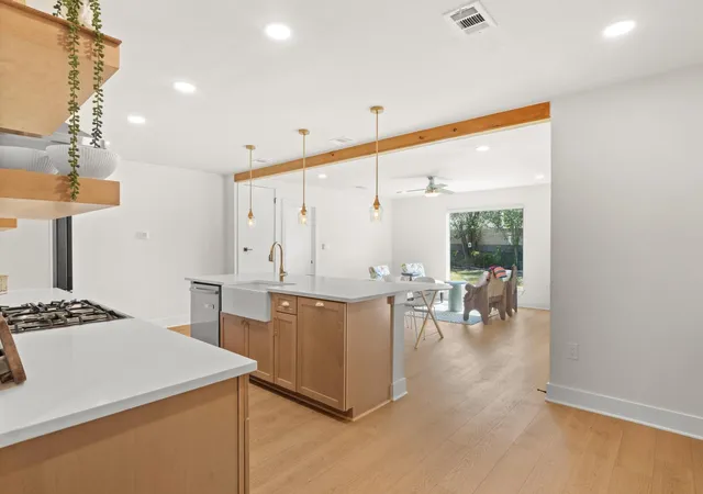 5th image of 2205 N Plains Ave, Austin, TX 78757 | MLS# 9440122