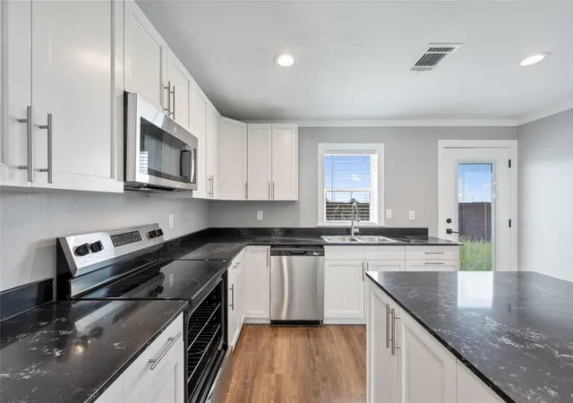 Photo 2 of Single family home for sale at 2024 Applewood Dr, Lockhart, TX 78644 | MLS# 7205974 | Listing updated on 2026-10-08