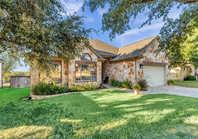 Photo 2 of Single family home for sale at 108 Natalies Pt, Burnet, TX 78611 | MLS# 5040035 | Listing updated on 2026-08-14