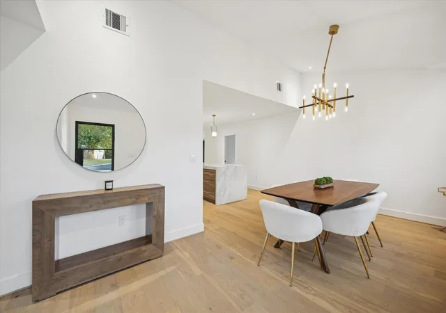 3rd image of 1611 Ridgehaven Dr, Austin, TX 78723 | MLS# 7497513