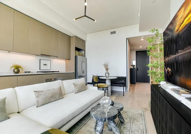 Photo 3 of Condo for sale at 610 Davis St #2607, Austin, TX 78701 | MLS# 1093557 | Listing updated on 2026-09-20