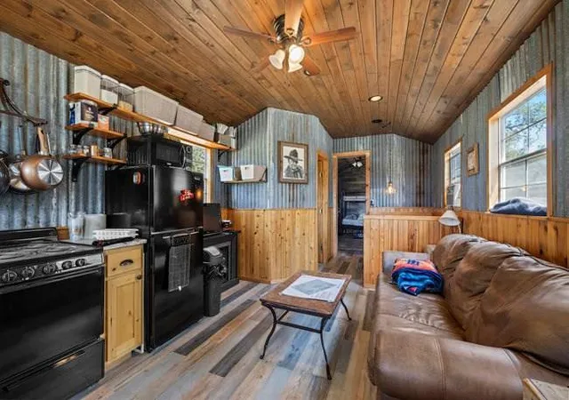 Photo 3 of House for sale at 119 County Rd 107 N, Lampasas, TX 76550 | MLS# 4845630 | Listing updated on 2026-10-04