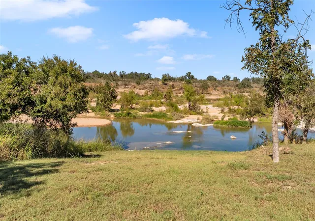 4th image of 261 Diamond Cross Dr, Llano, TX 78643 | MLS# 8516020