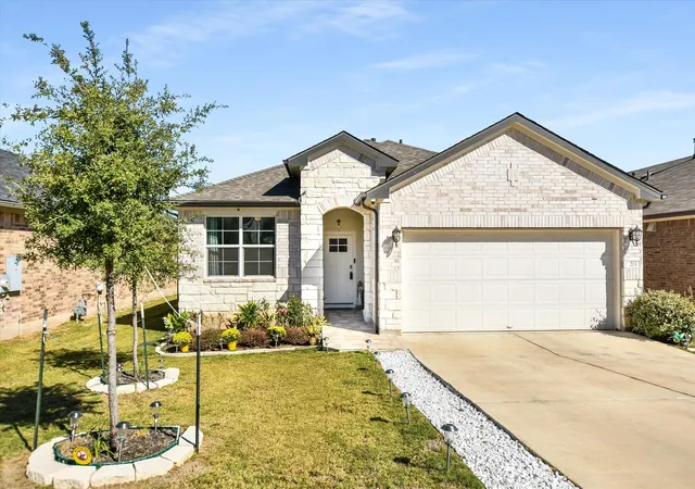 Photo 2 of Single family home for sale at 213 Brooklyn Dr, Georgetown, TX 78626 | MLS# 9330384 | Listing updated on 2026-10-25