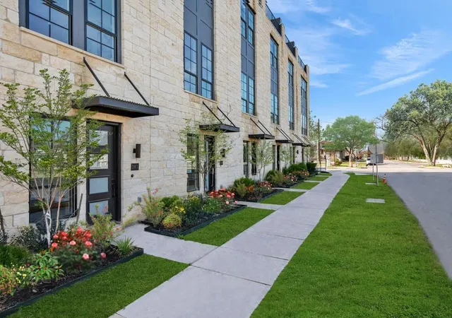 Photo 2 of Townhouse for sale at 277 Pullman Ct, Round Rock, TX 78664 | MLS# 2950903 | Listing updated on 2026-10-04