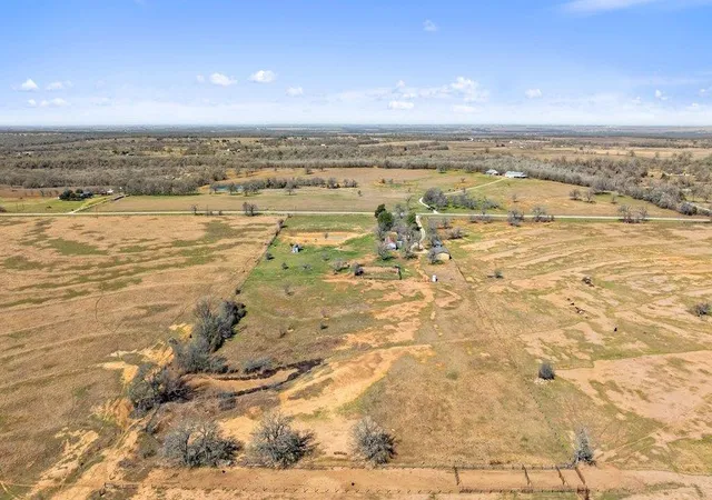 3rd image of 950 S Fm 486, Thorndale, TX 76577 | MLS# 2566014