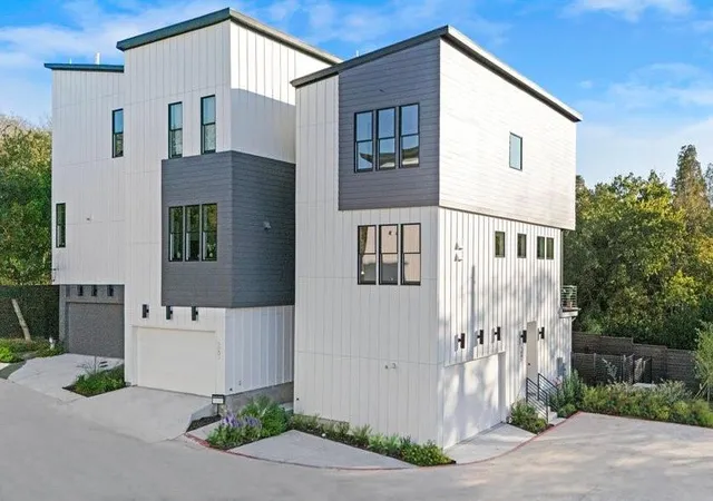 Photo 4 of Townhouse for sale at 5001 Childers Path, Austin, TX 78741 | MLS# 2188167 | Listing updated on 2026-10-16