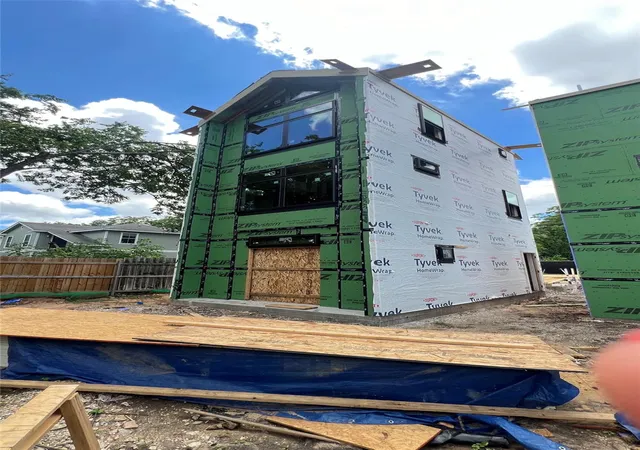 4th image of 605 E 55Th St, Austin, TX 78751