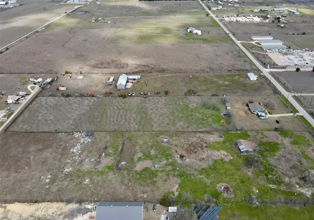 Photo 3 of Single family home for sale at 12322 Old Kimbro Rd, Manor, TX 78653 | MLS# 2201070 | Listing updated on 2026-08-16