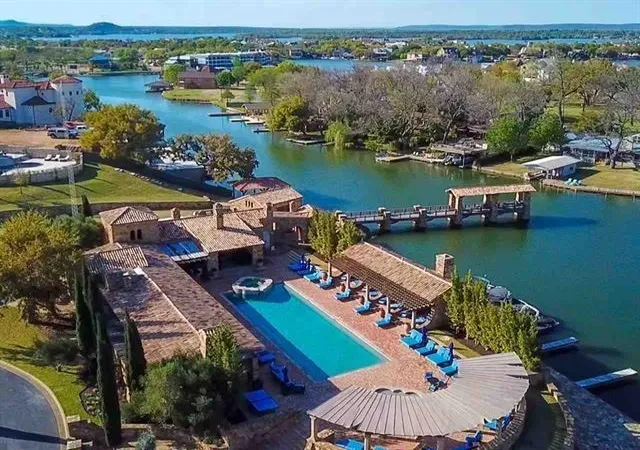 4th image of 285 La Serena Loop, Horseshoe Bay, TX 78657 | MLS# 8871450