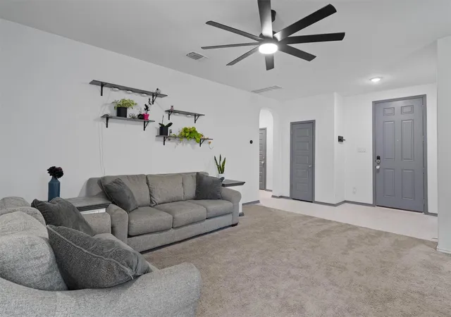 Photo 3 of Single family home for sale at 212 Katie Elder Dr, Jarrell, TX 76537 | MLS# 5598268 | Listing updated on 2026-09-28