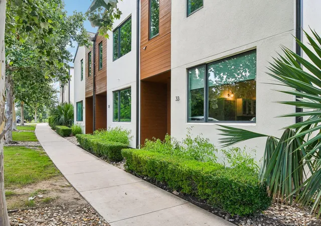 2nd image of 1931 E 38Th 1/2Nd St, Austin, TX 78723