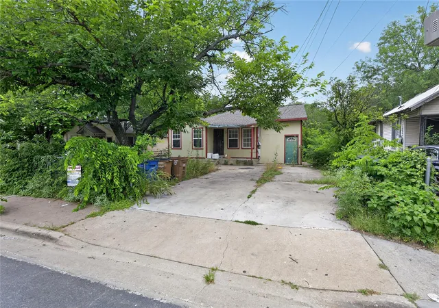 Photo 2 of Single family home for sale at 7606 Blessing Ave, Austin, TX 78752 | MLS# 8412621 | Listing updated on 2026-10-03