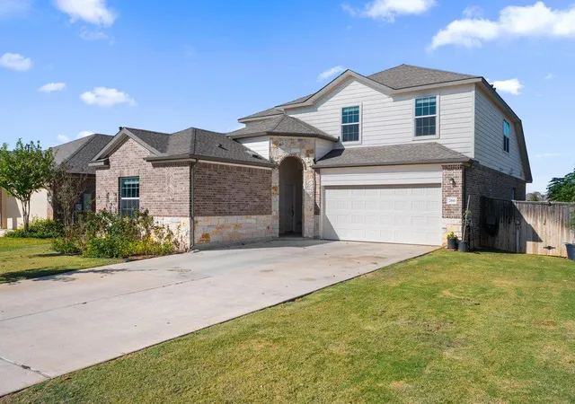 Photo 1 of Single family home for sale at 266 George Neggan Ln, Bastrop, TX 78602 | MLS# 5957940 | Listing updated on 2026-06-16