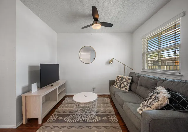 3rd image of 2401 Manor Rd #217, Austin, TX 78722 | MLS# 4992361