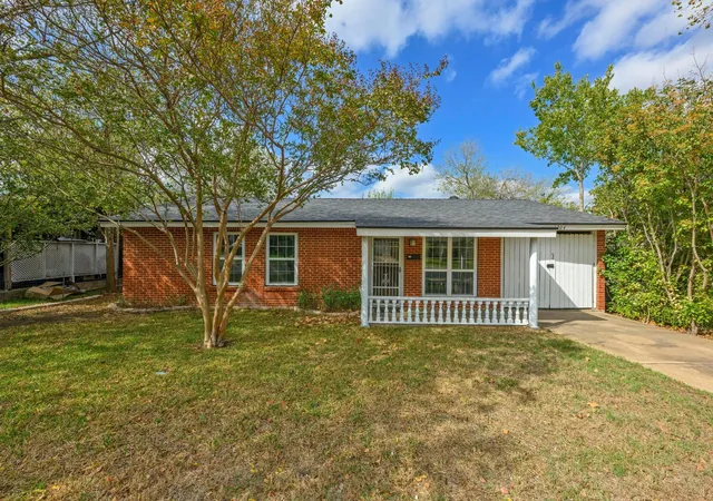 Photo 1 of Single family home for sale at 5704 Cedardale Dr, Austin, TX 78745 | MLS# 1431286 | Listing updated on 2026-09-30