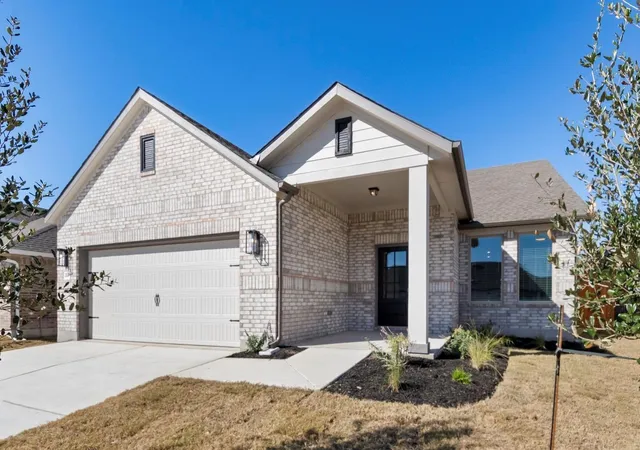 Photo 2 of Single family home for sale at 304 Bay Breeze Dr, Kyle, TX 78640 | MLS# 8323285 | Listing updated on 2026-09-12