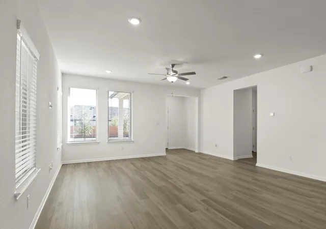 Photo 3 of Single family home for sale at 304 Bay Breeze Dr, Kyle, TX 78640 | MLS# 8323285 | Listing updated on 2026-09-12