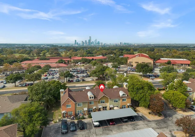 2nd image of 1101 Grv Blvd, Austin, TX 78741