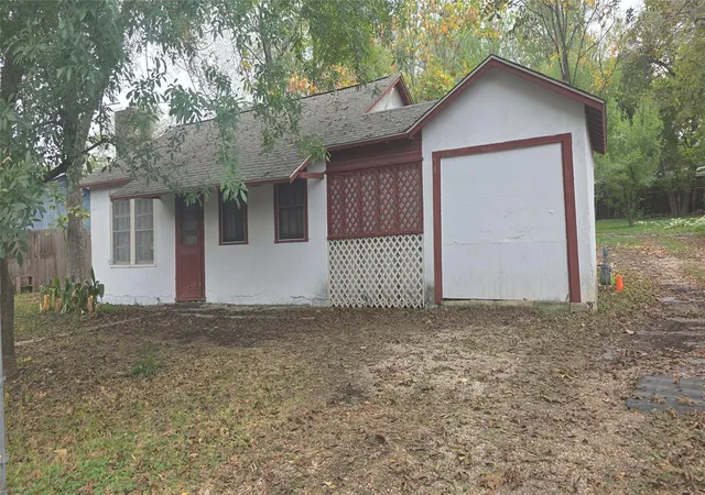 Photo 3 of Single family home for sale at 105 E Walnut Dr, Austin, TX 78753 | MLS# 5776715 | Listing updated on 2026-01-18