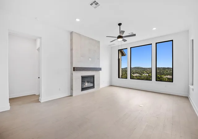 Photo 4 of Single family home for sale at 19004 Ascending Trl, Leander, TX 78645 | MLS# 4833242 | Listing updated on 2026-08-25