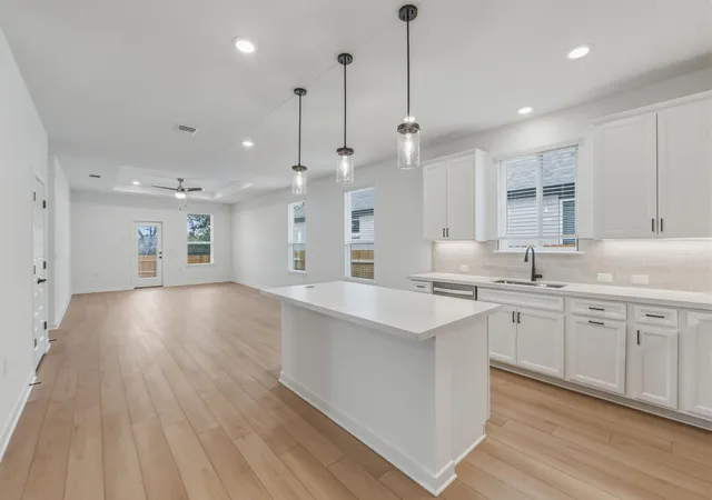 Photo 3 of Sale Pending at 124 Adlai Ave, Georgetown, TX 78633 | MLS# 1298201 | Listing updated on 2026-08-31